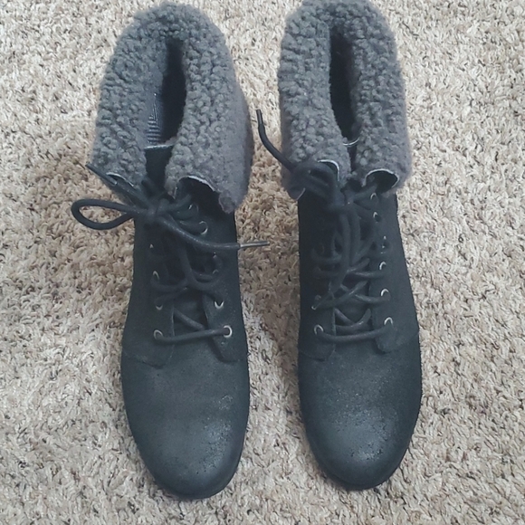 Ugg Zea Cold Weather Boots Size 9 - Picture 2 of 12